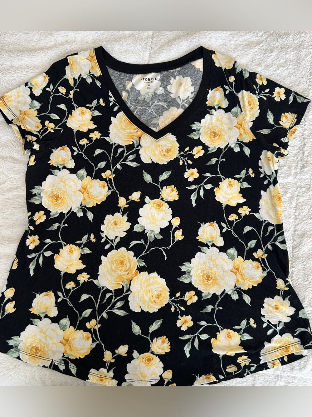 Torrid yellow roses tee size 0